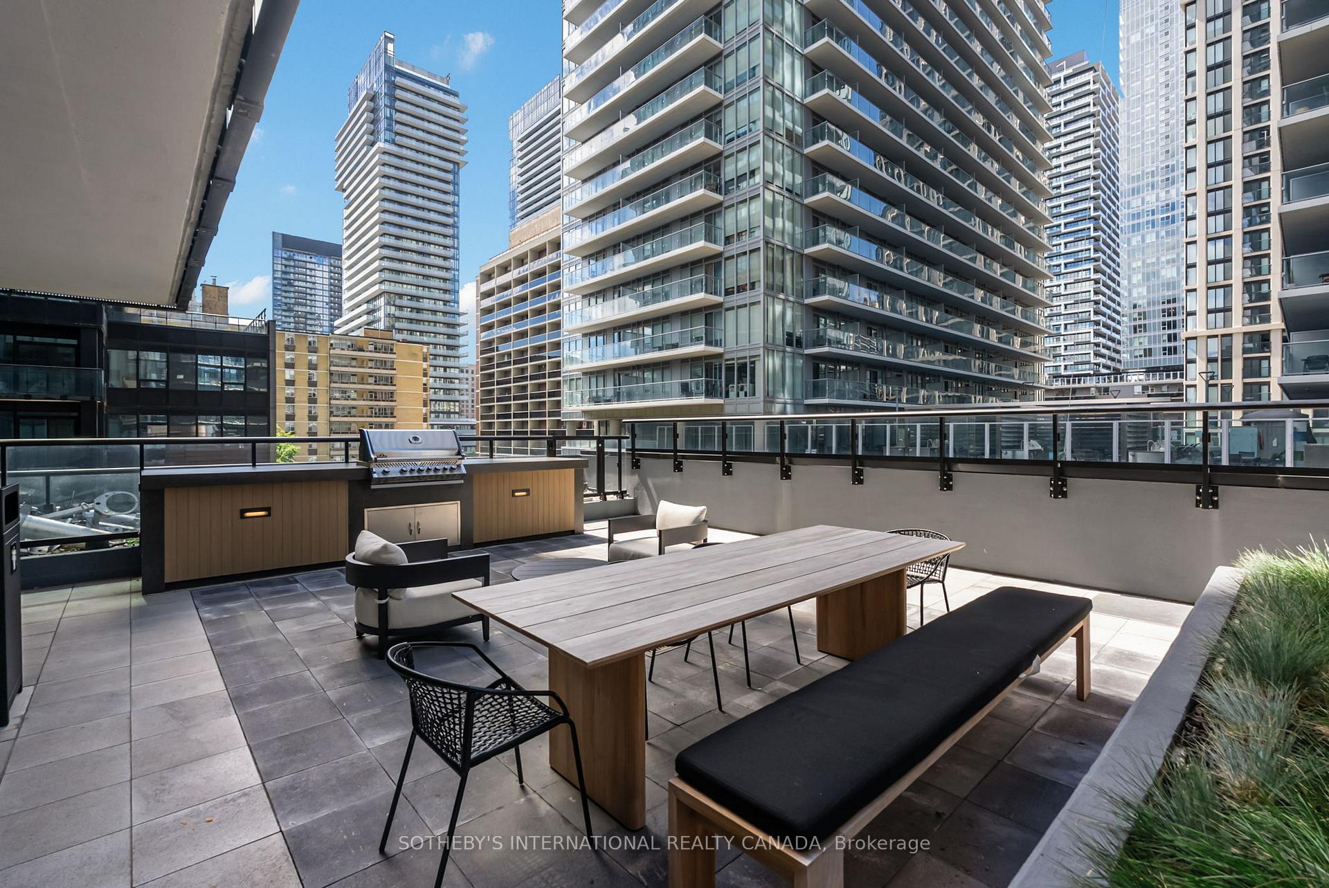 127 W BROADWAY Avenue 2302, Toronto Unit: 2302