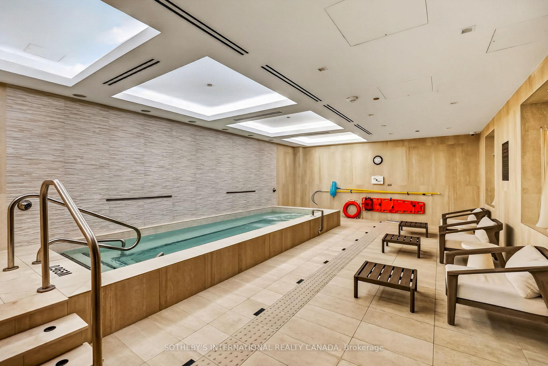 127 W BROADWAY Avenue 2302, Toronto Unit: 2302