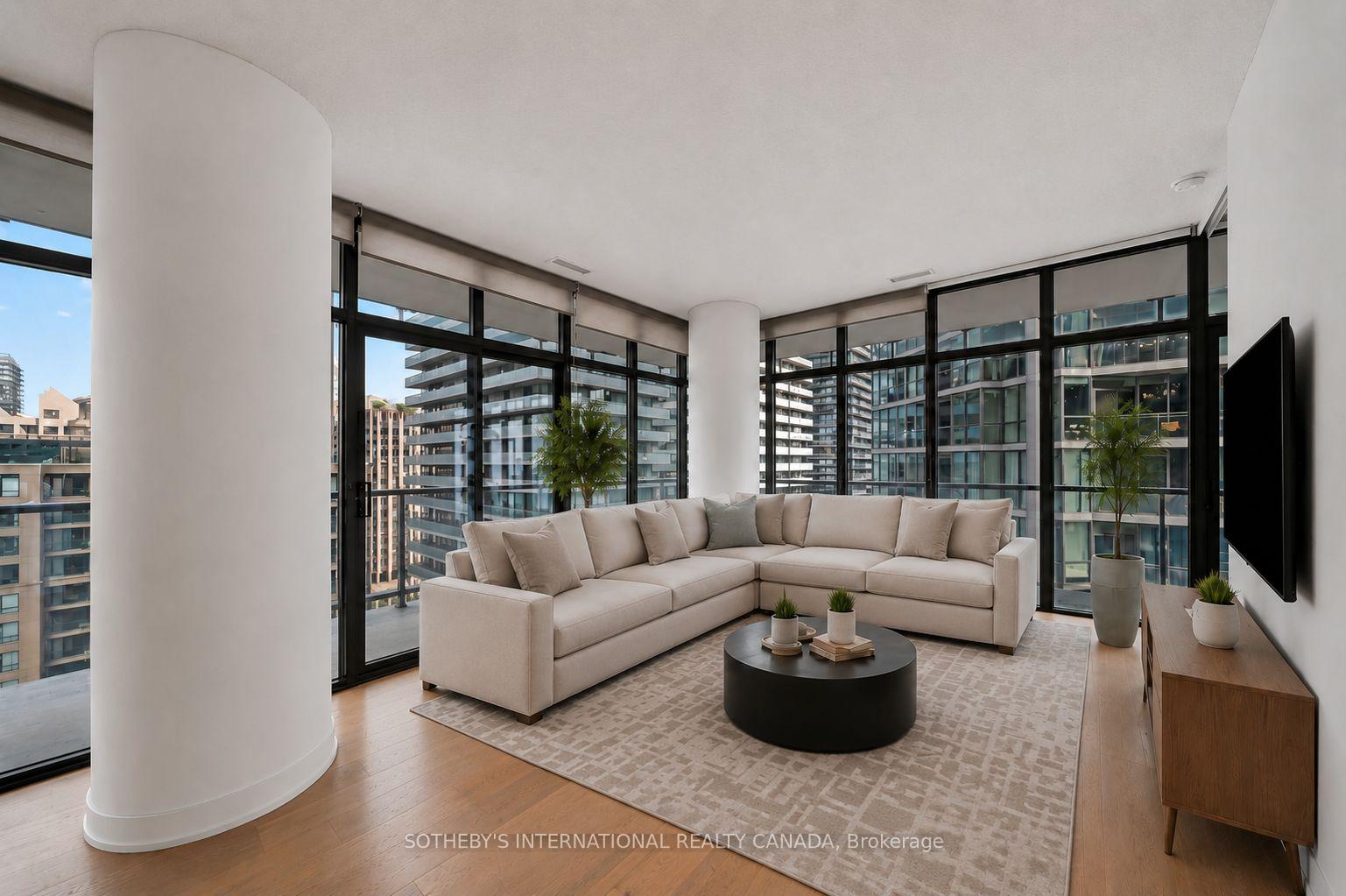 33 Charles Street E 1611, Toronto Unit: 1611