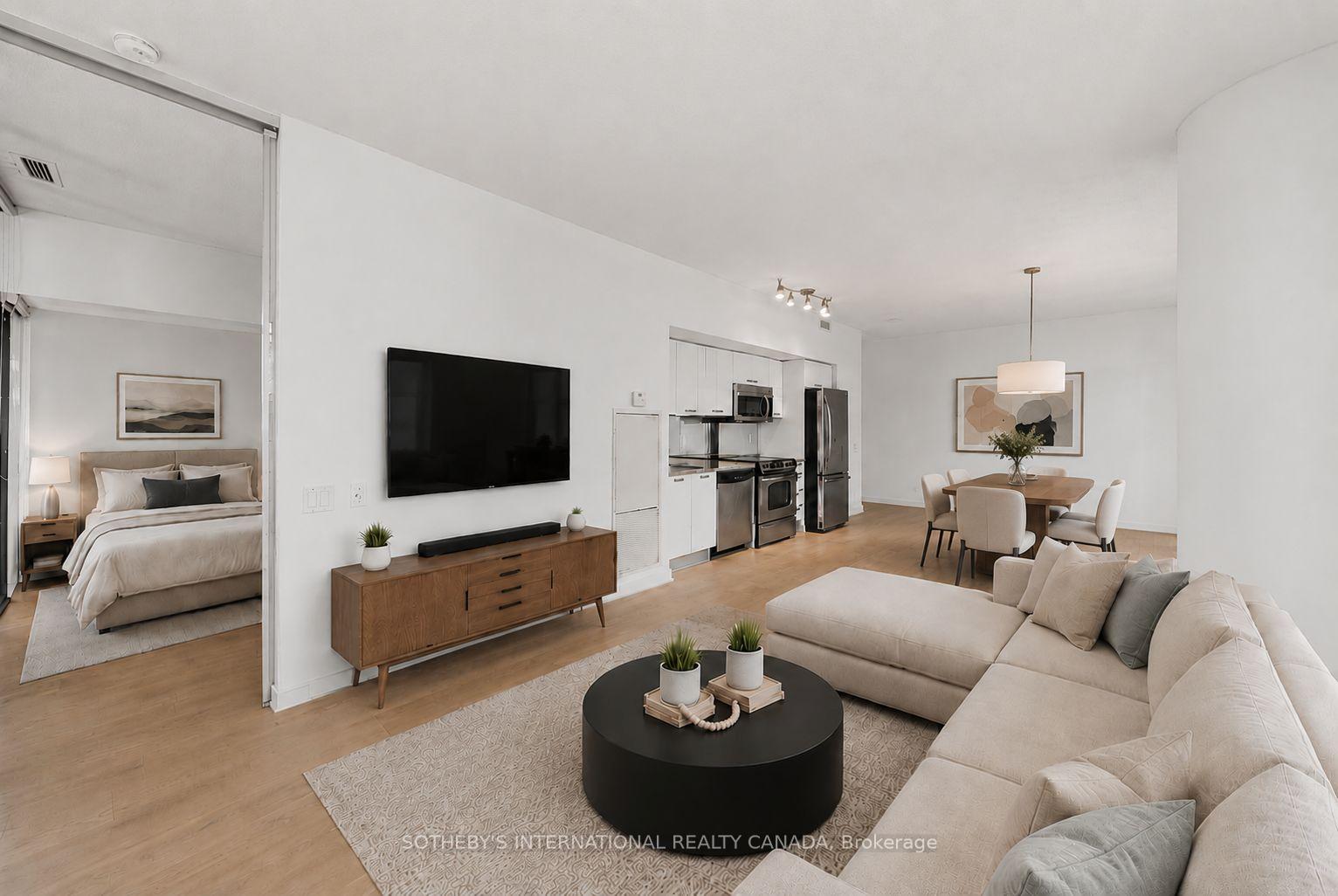 33 Charles Street E 1611, Toronto Unit: 1611