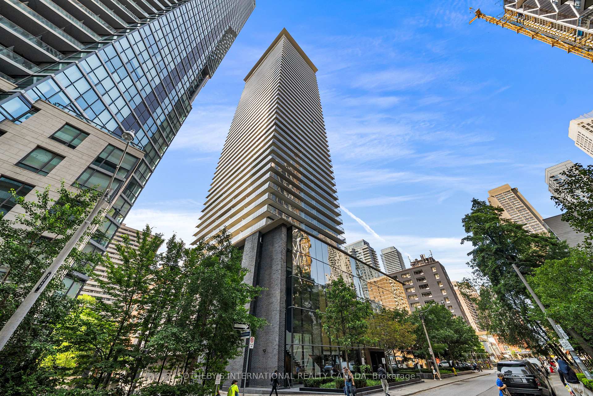 33 Charles Street E 1611, Toronto Unit: 1611