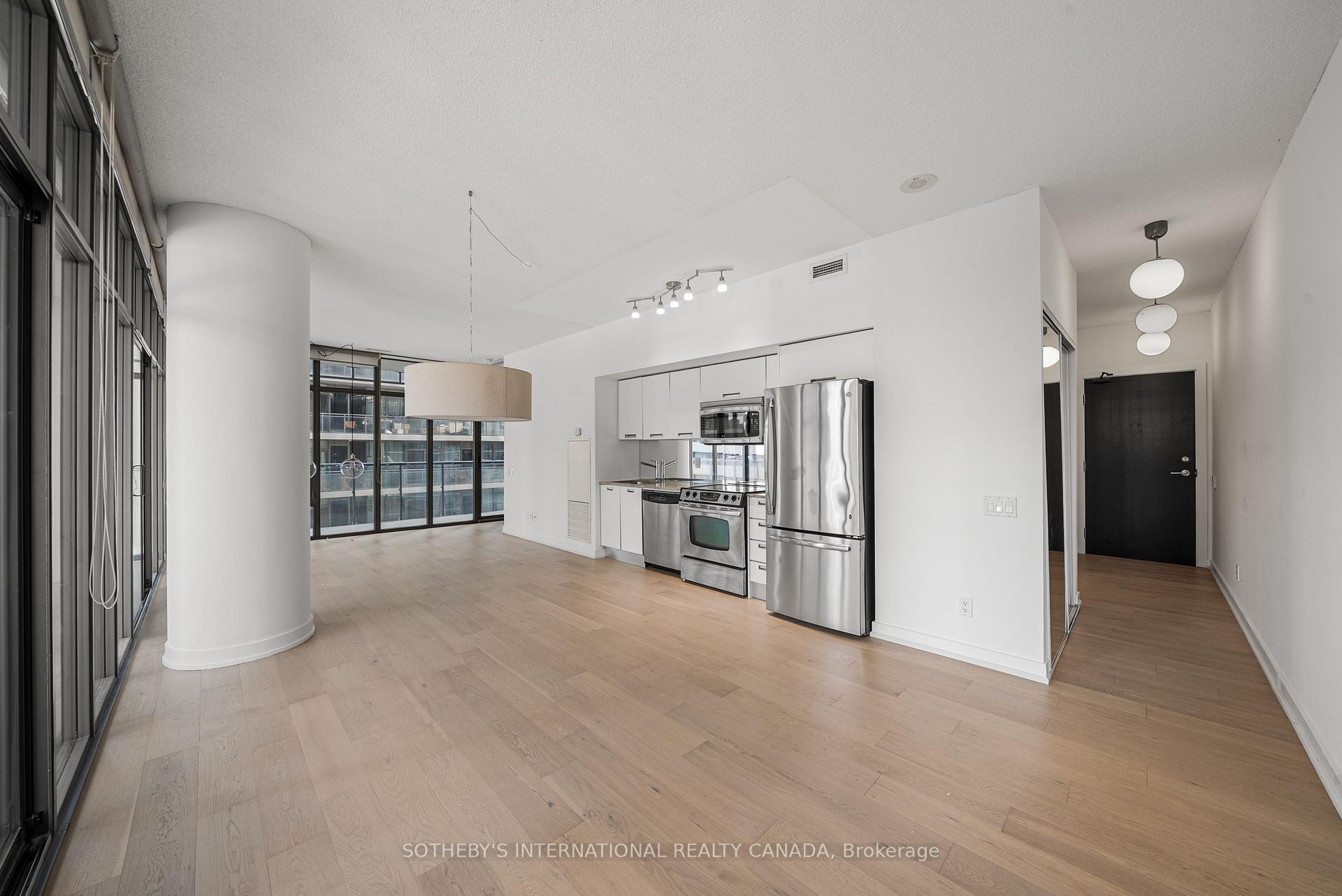 33 Charles Street E 1611, Toronto Unit: 1611