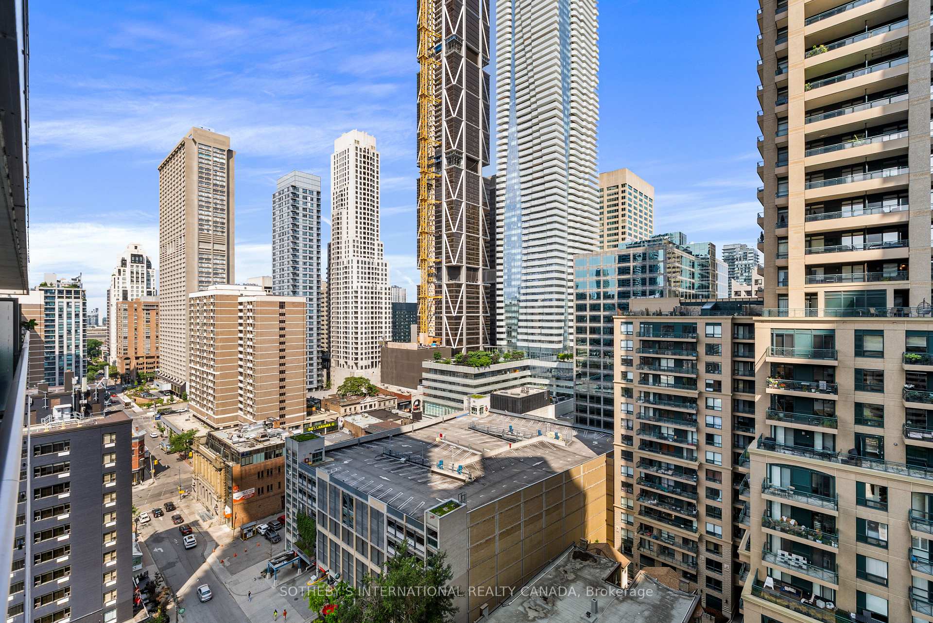 33 Charles Street E 1611, Toronto Unit: 1611
