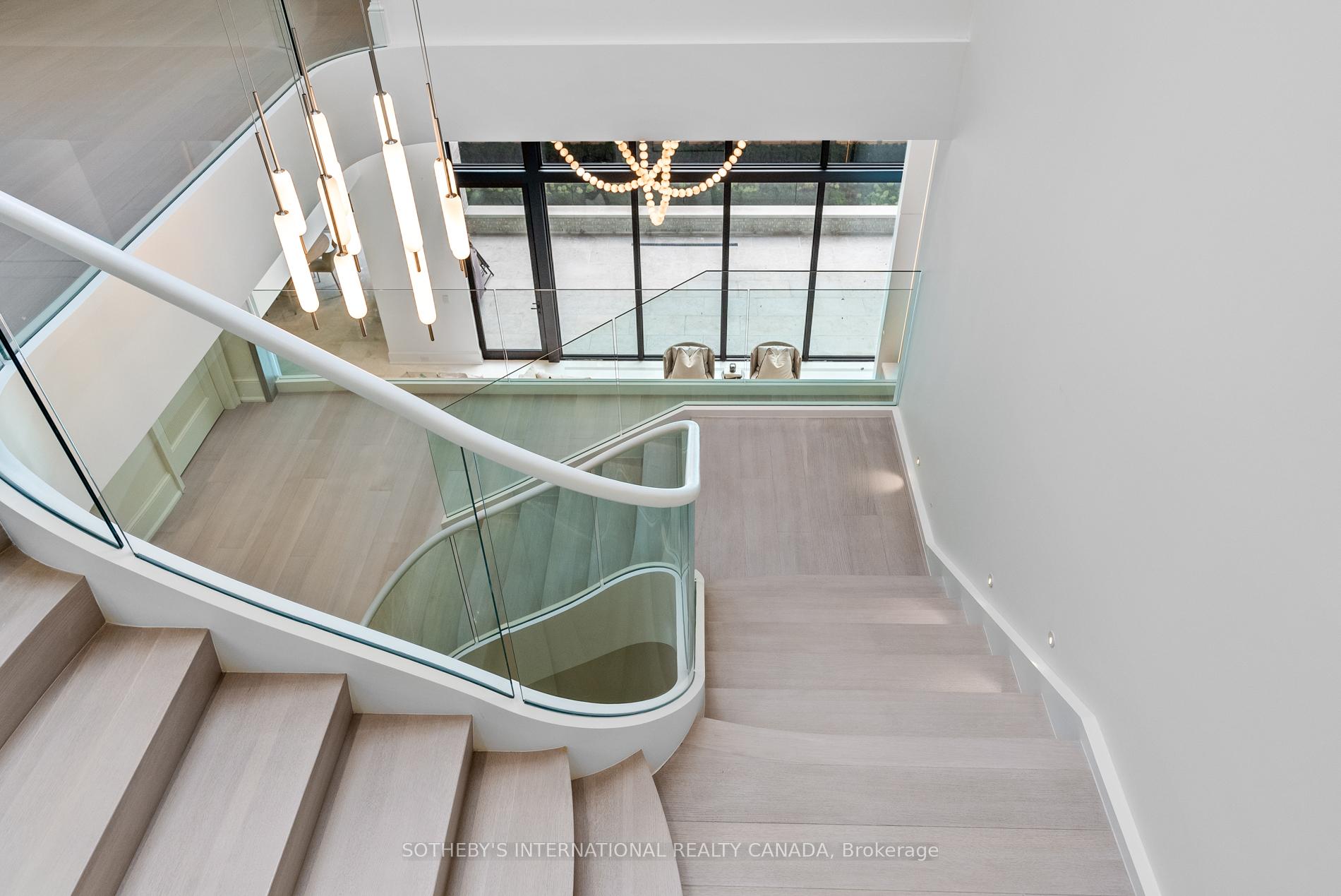 84 Old Forest Hill Road, Toronto