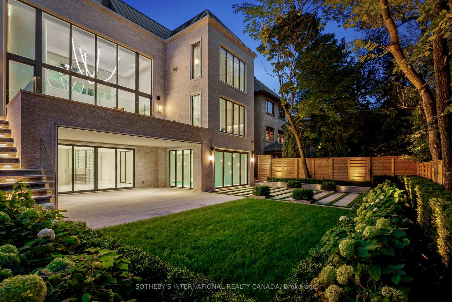 84 Old Forest Hill Road, Toronto
