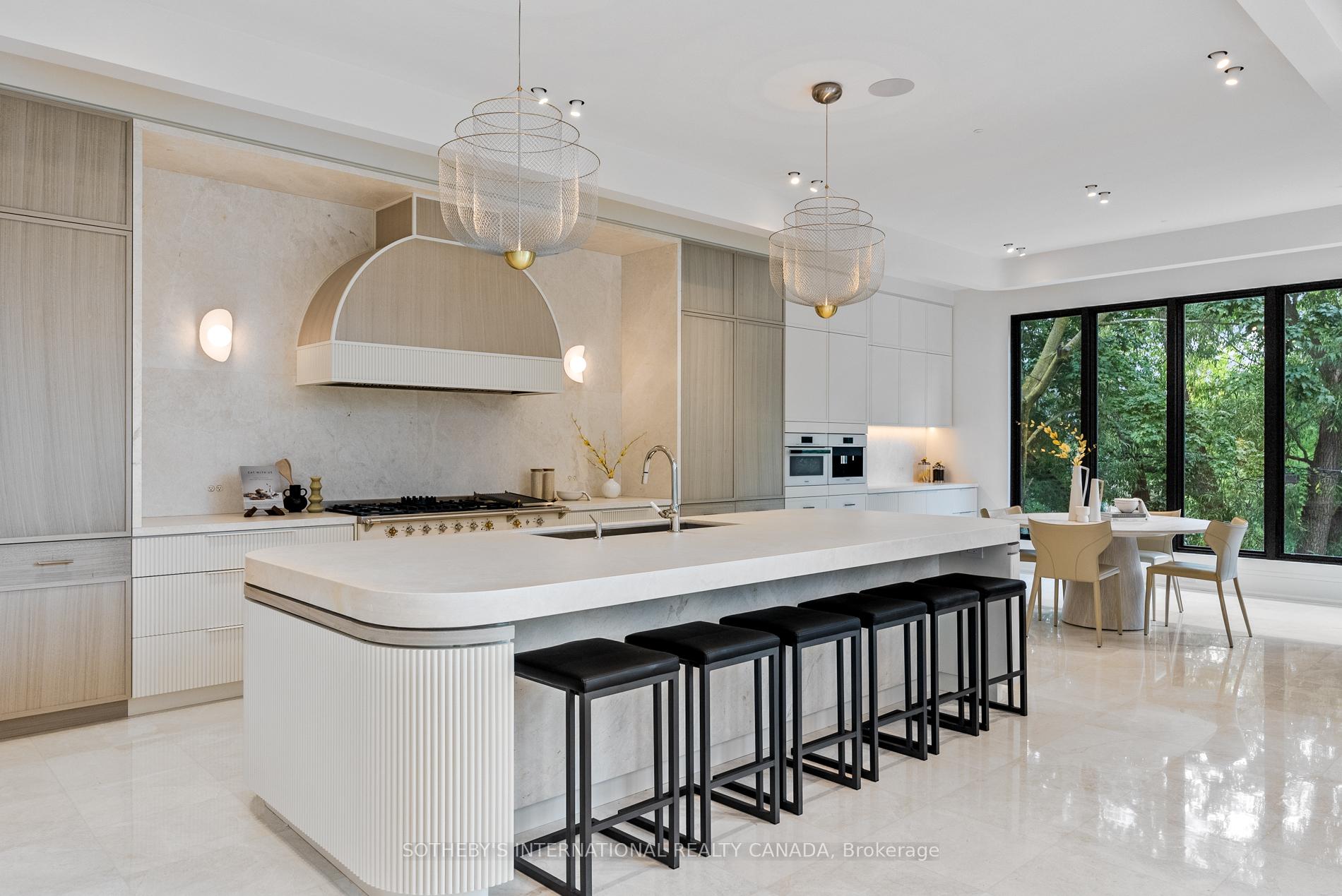 84 Old Forest Hill Road, Toronto