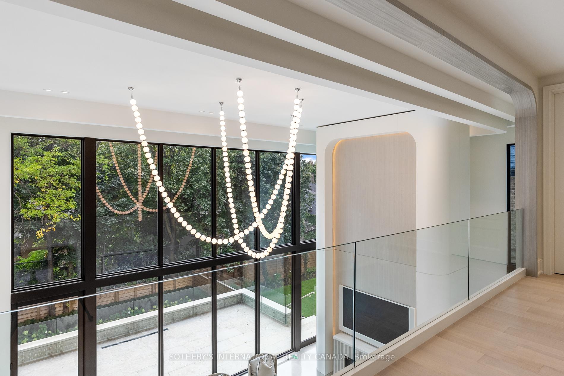 84 Old Forest Hill Road, Toronto