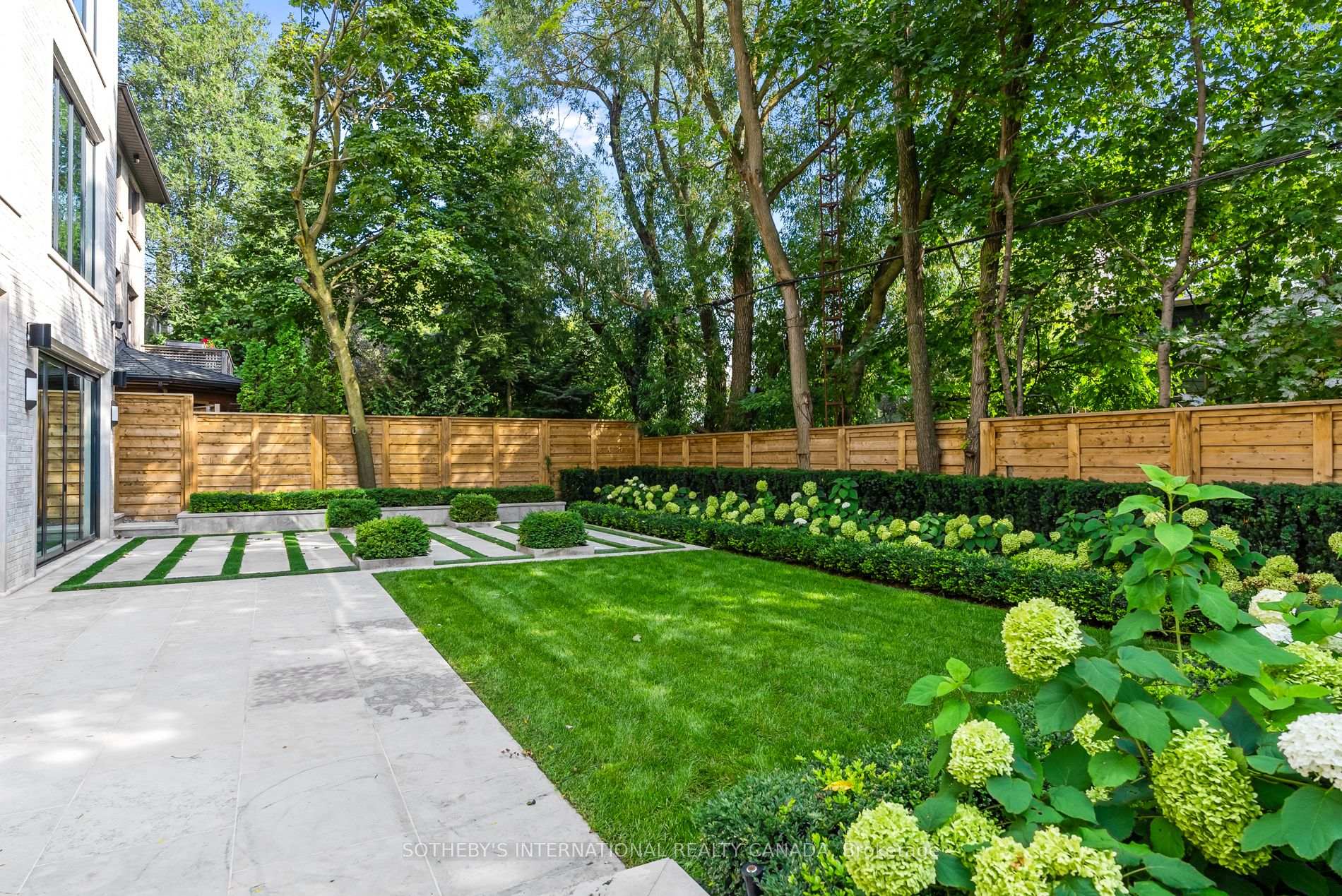 84 Old Forest Hill Road, Toronto
