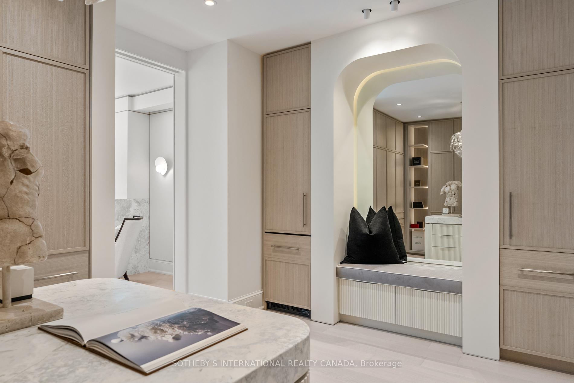 84 Old Forest Hill Road, Toronto