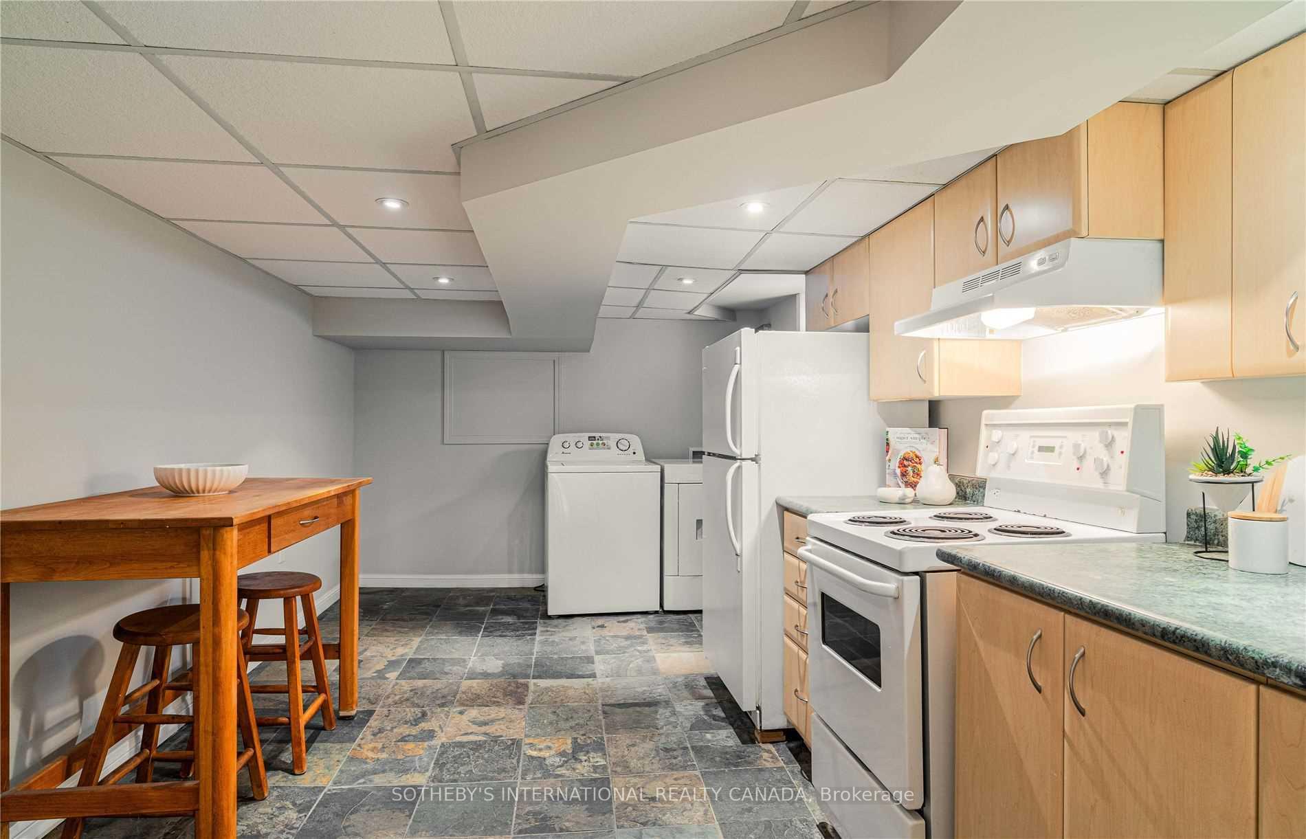213 Shaw Street Lower, Toronto Unit: Lower