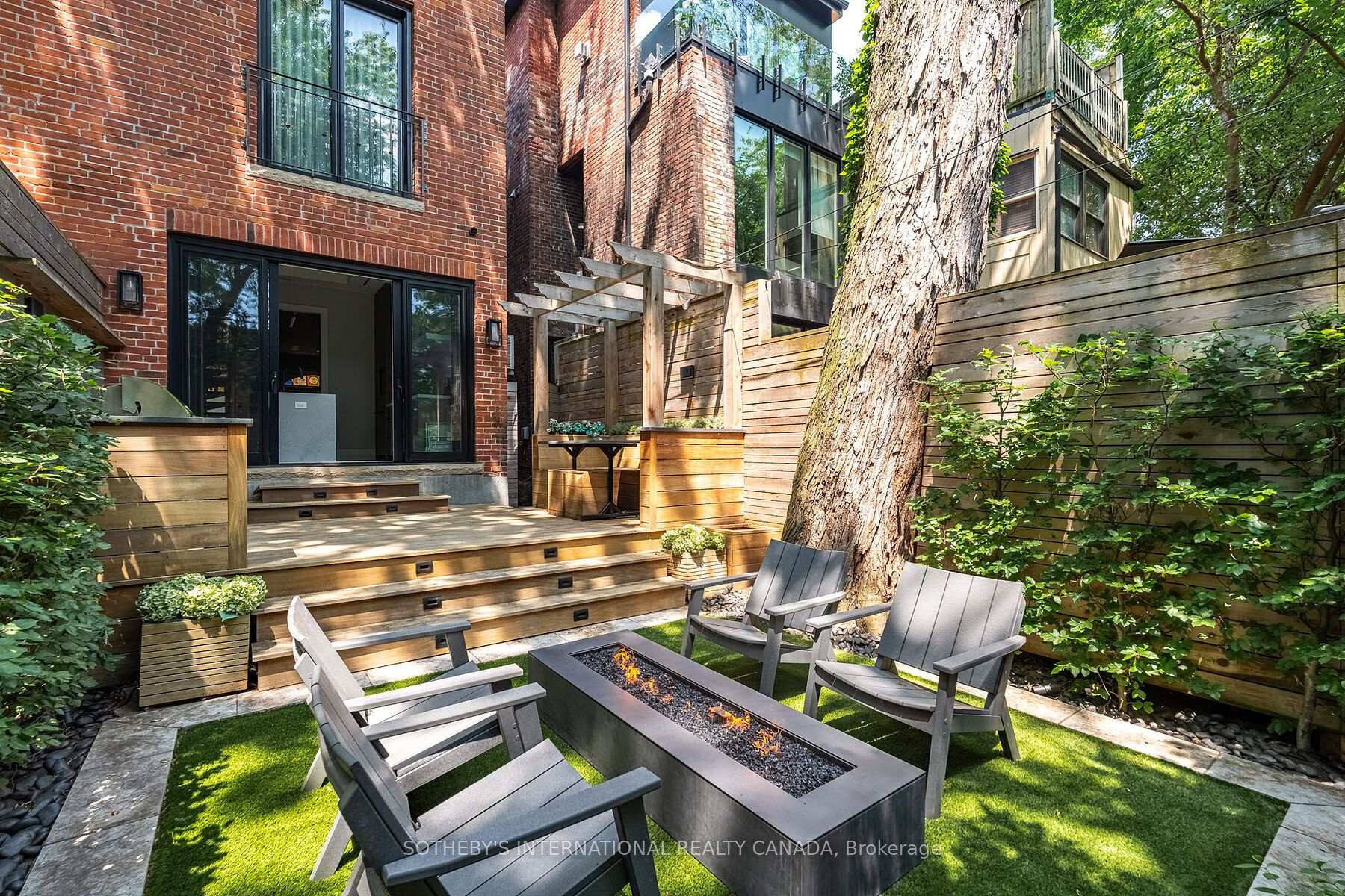 33 Tranby Avenue, Toronto