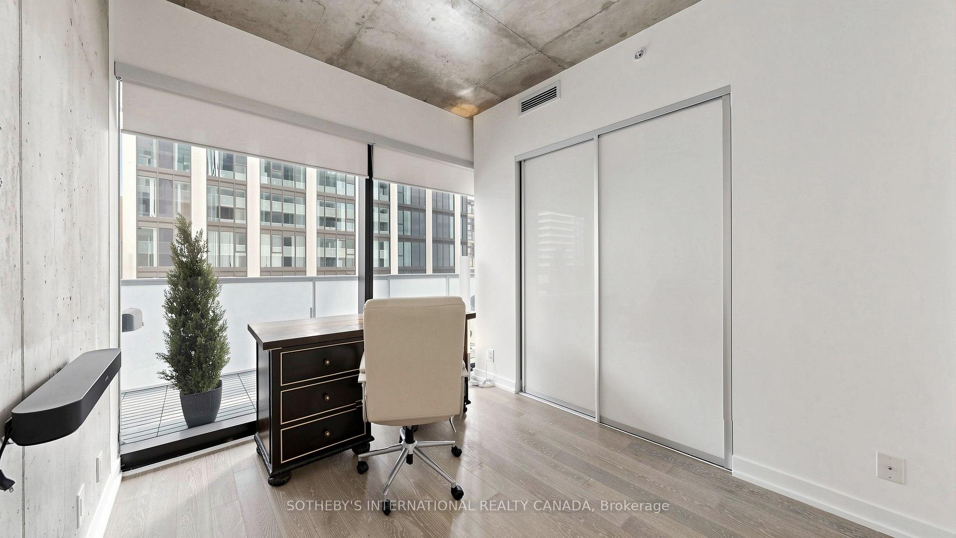 11 Charlotte Street 2807, Toronto Unit: 2807
