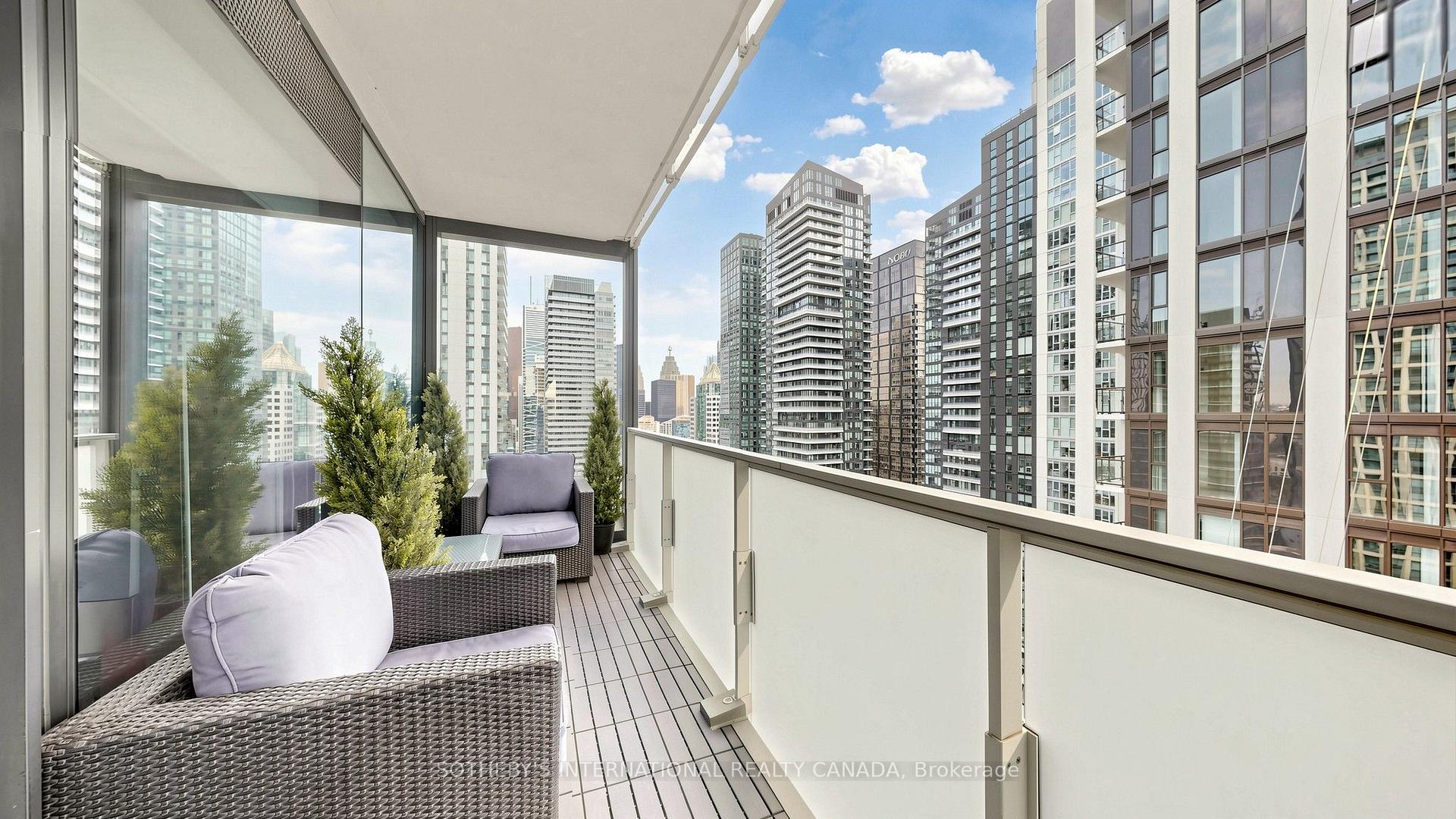 11 Charlotte Street 2807, Toronto Unit: 2807