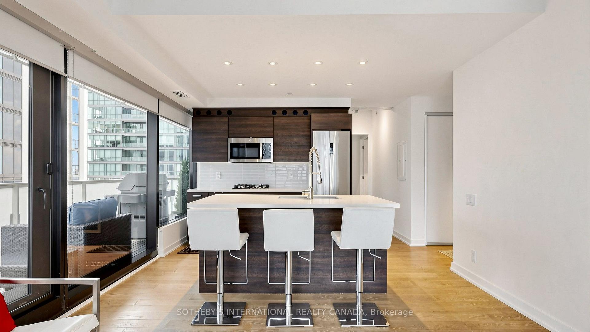 11 Charlotte Street 2807, Toronto Unit: 2807