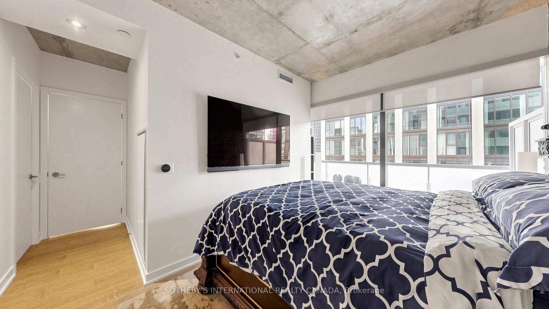 11 Charlotte Street 2807, Toronto Unit: 2807