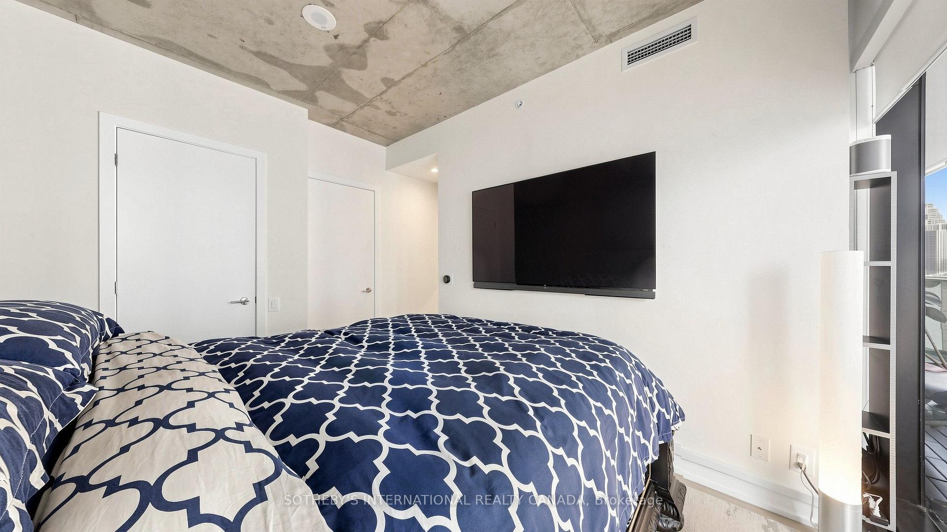 11 Charlotte Street 2807, Toronto Unit: 2807