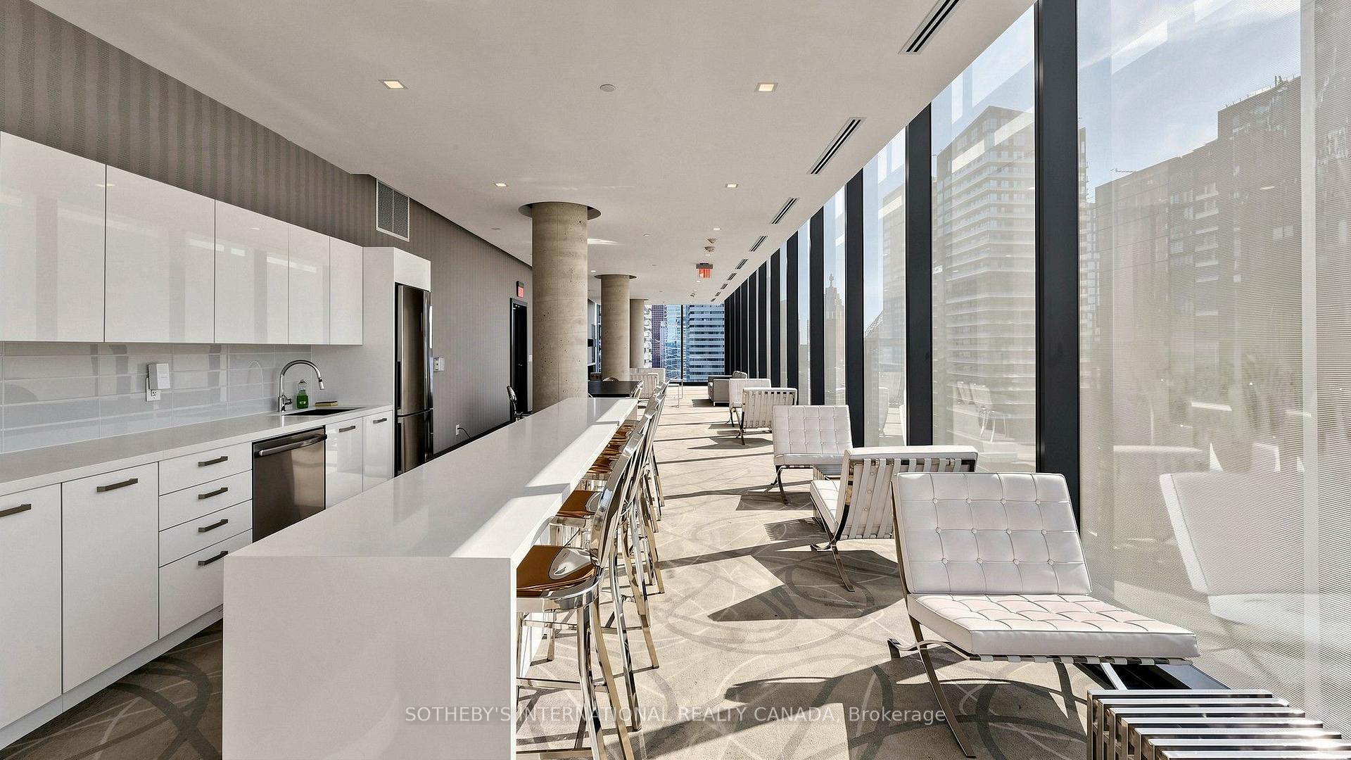 11 Charlotte Street 2807, Toronto Unit: 2807