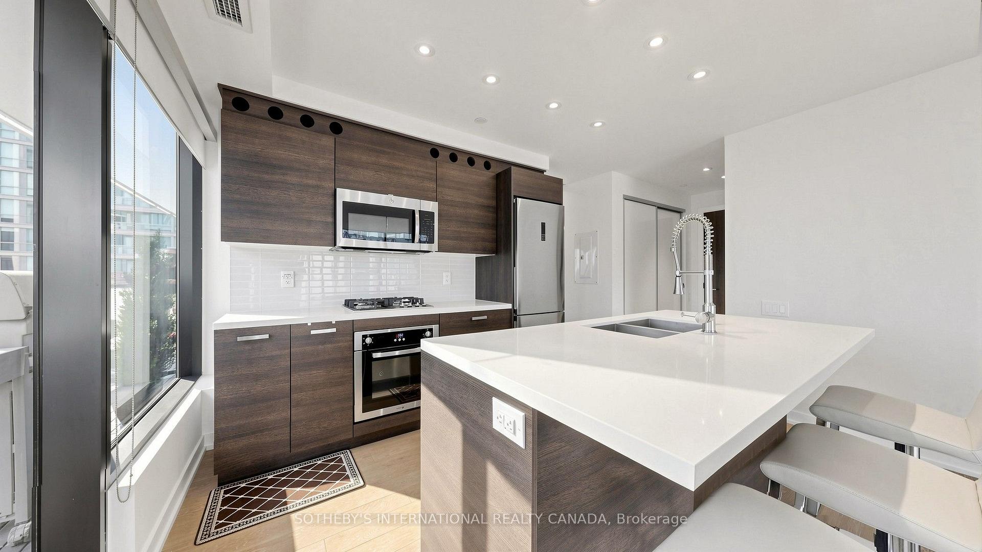 11 Charlotte Street 2807, Toronto Unit: 2807