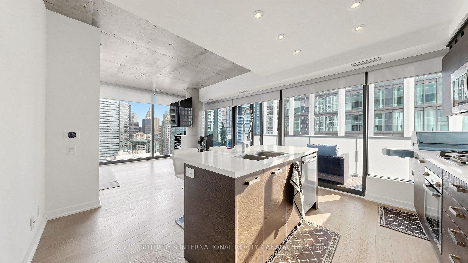 11 Charlotte Street 2807, Toronto Unit: 2807