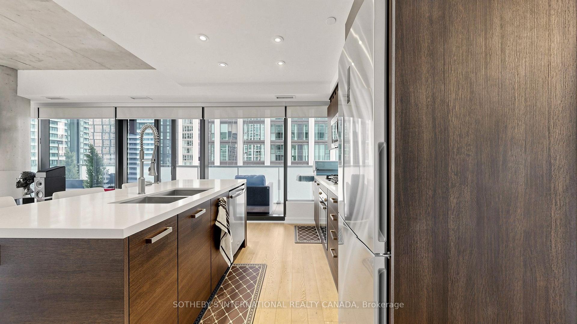 11 Charlotte Street 2807, Toronto Unit: 2807