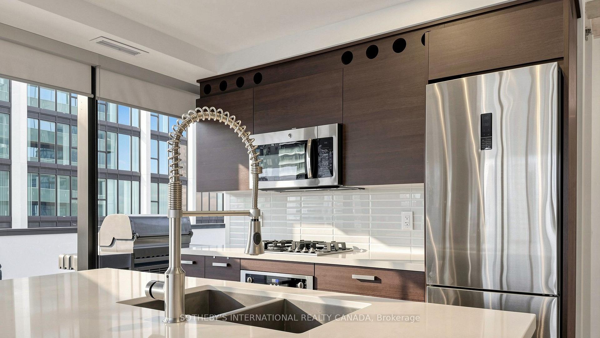 11 Charlotte Street 2807, Toronto Unit: 2807