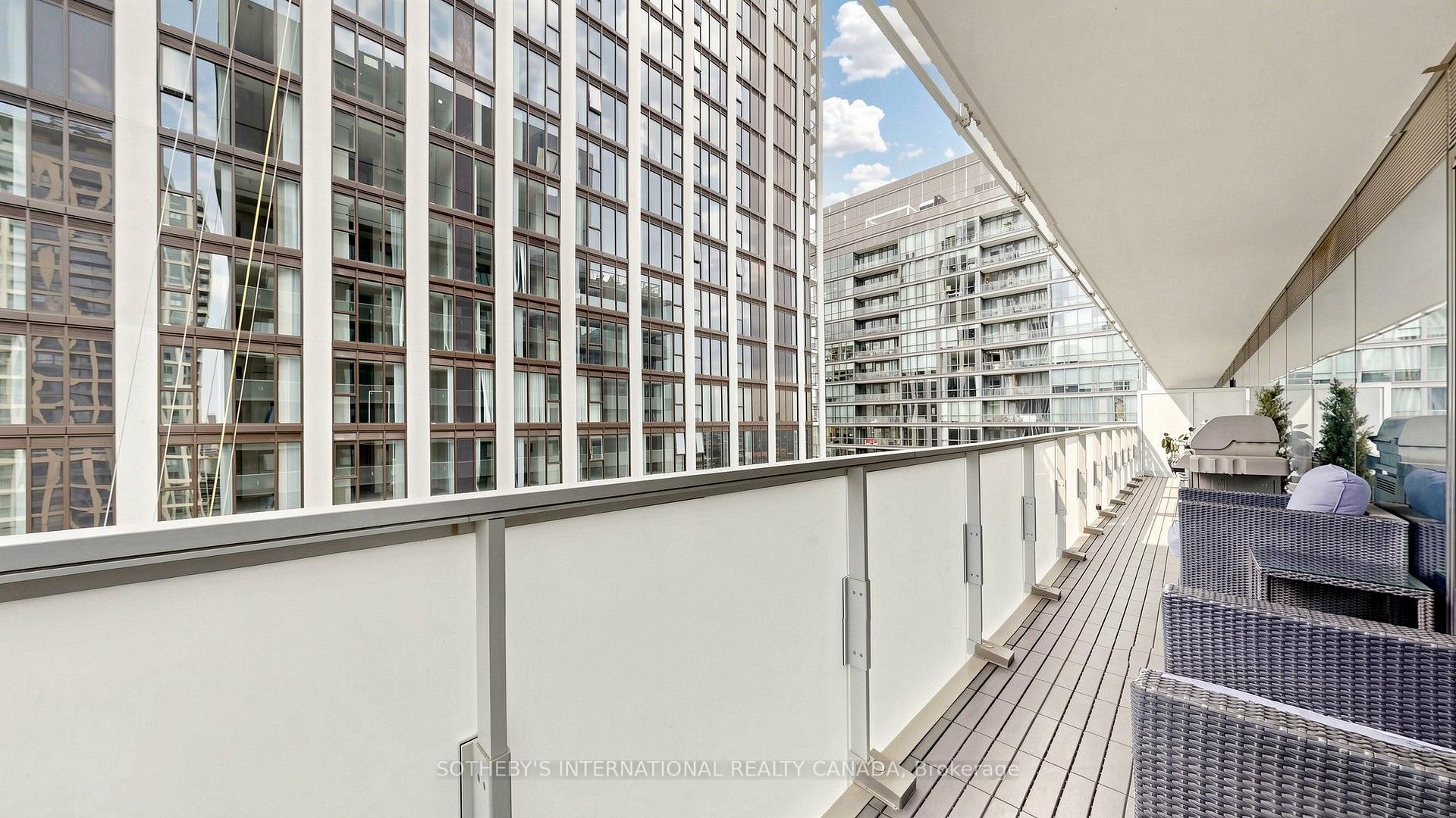 11 Charlotte Street 2807, Toronto Unit: 2807