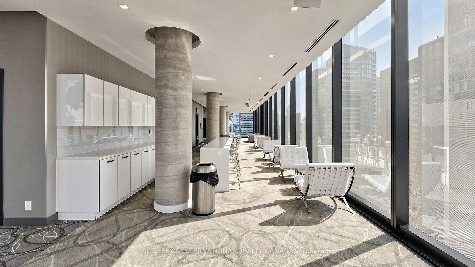 11 Charlotte Street 2807, Toronto Unit: 2807
