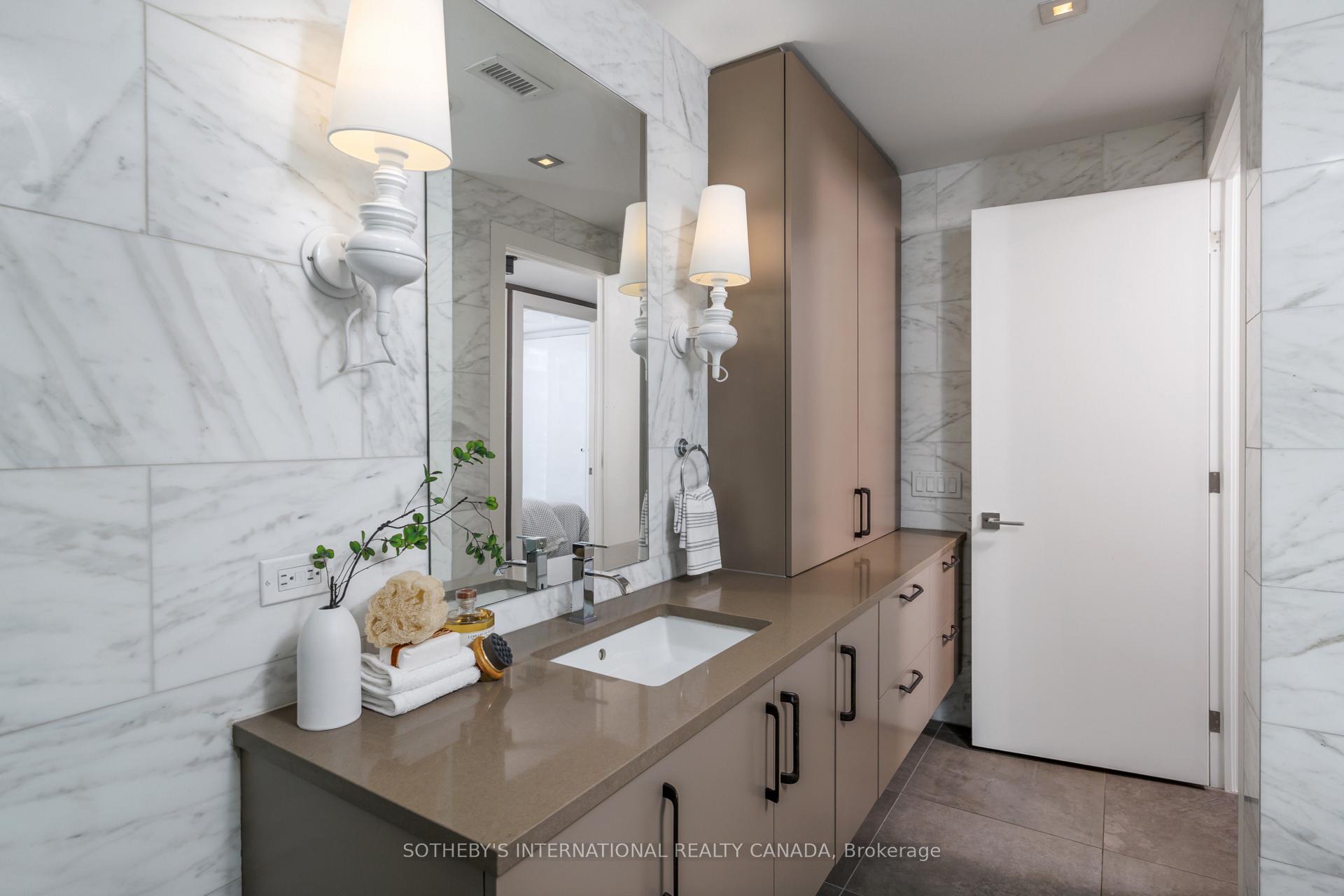 39 Sherbourne Street 1606, Toronto Unit: 1606