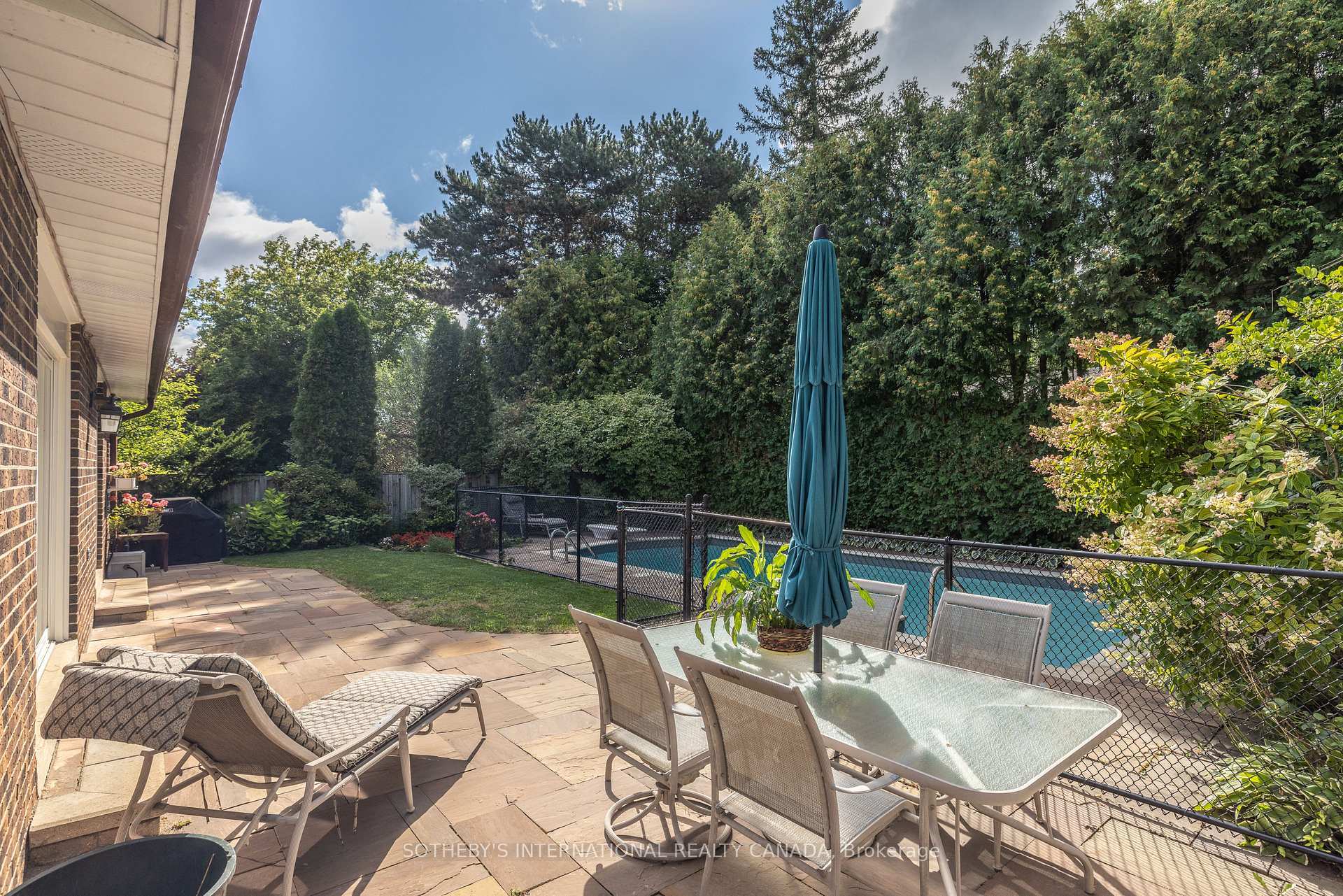 25 Gossamer Avenue, Toronto
