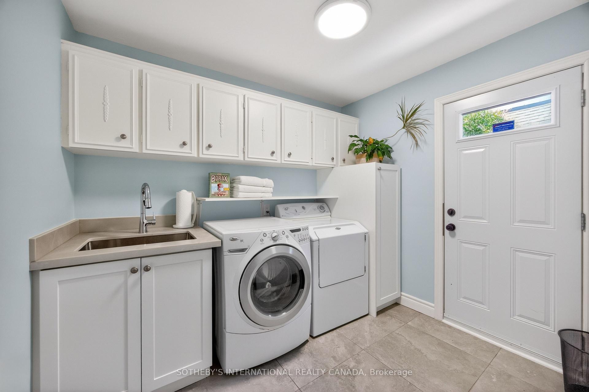 25 Gossamer Avenue, Toronto