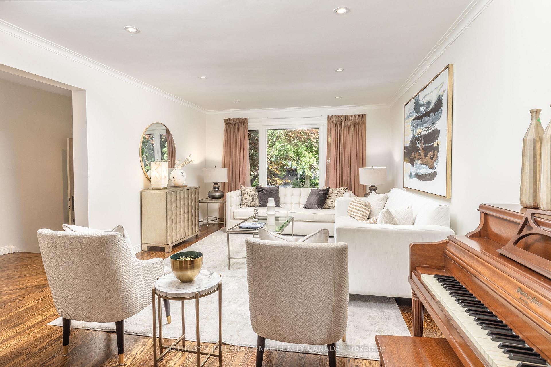 25 Gossamer Avenue, Toronto