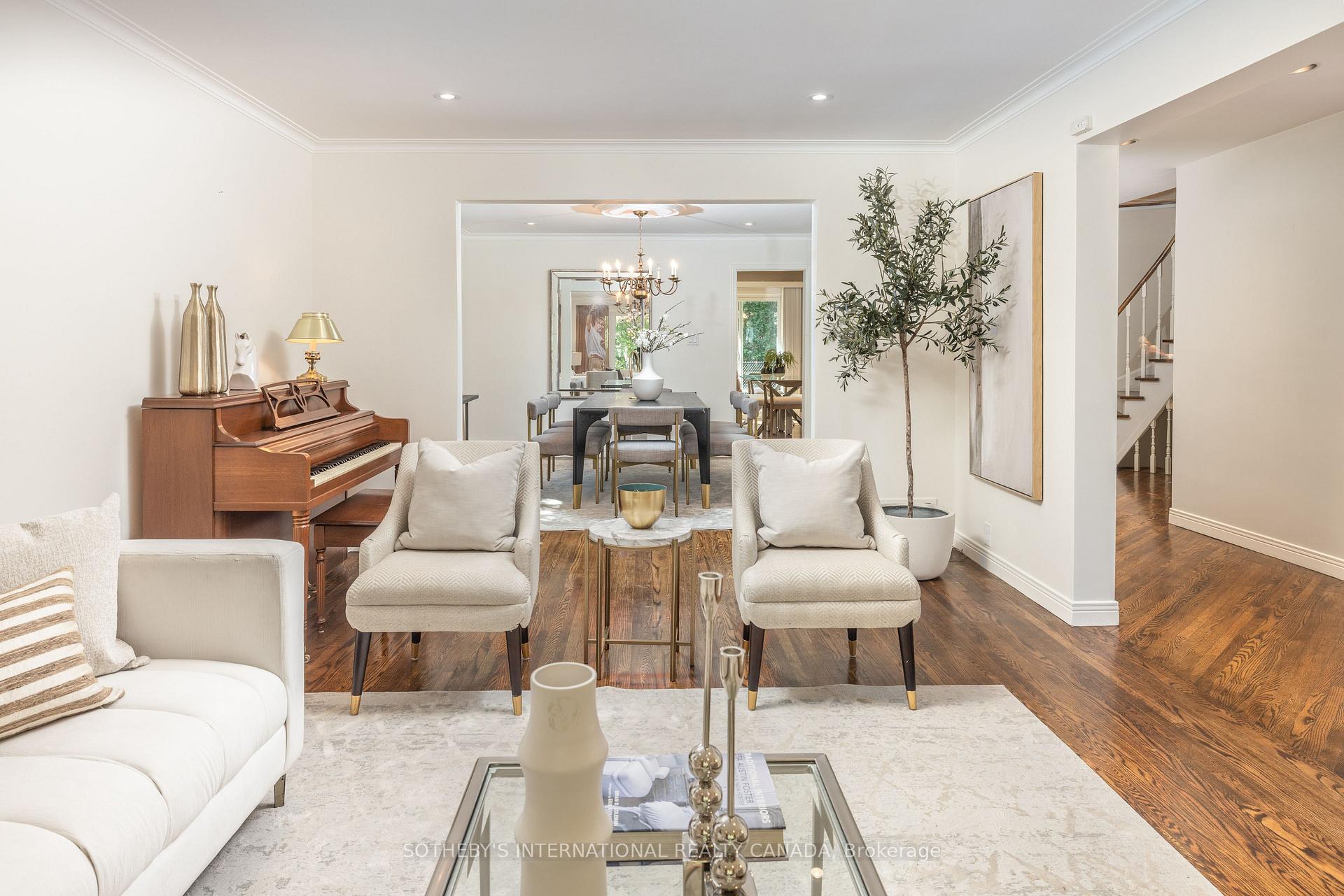 25 Gossamer Avenue, Toronto