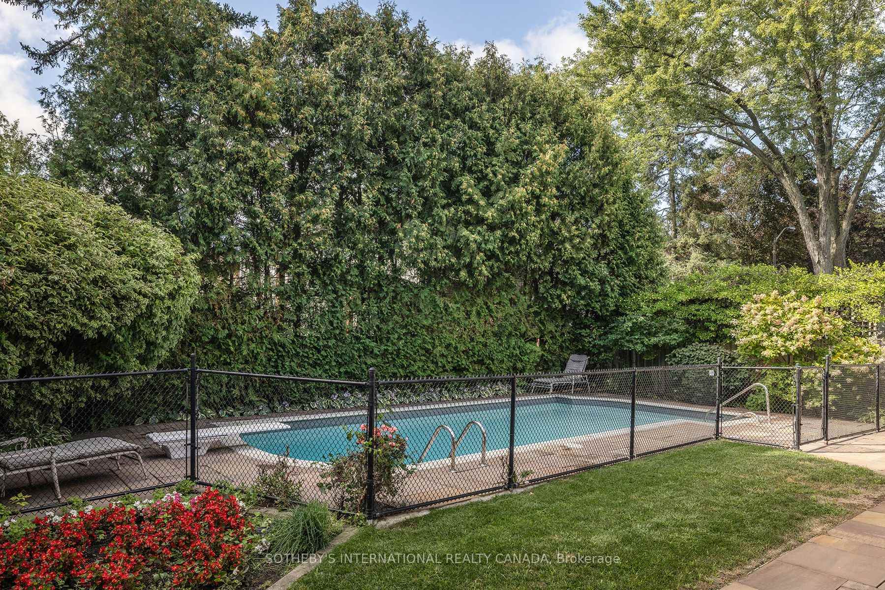 25 Gossamer Avenue, Toronto