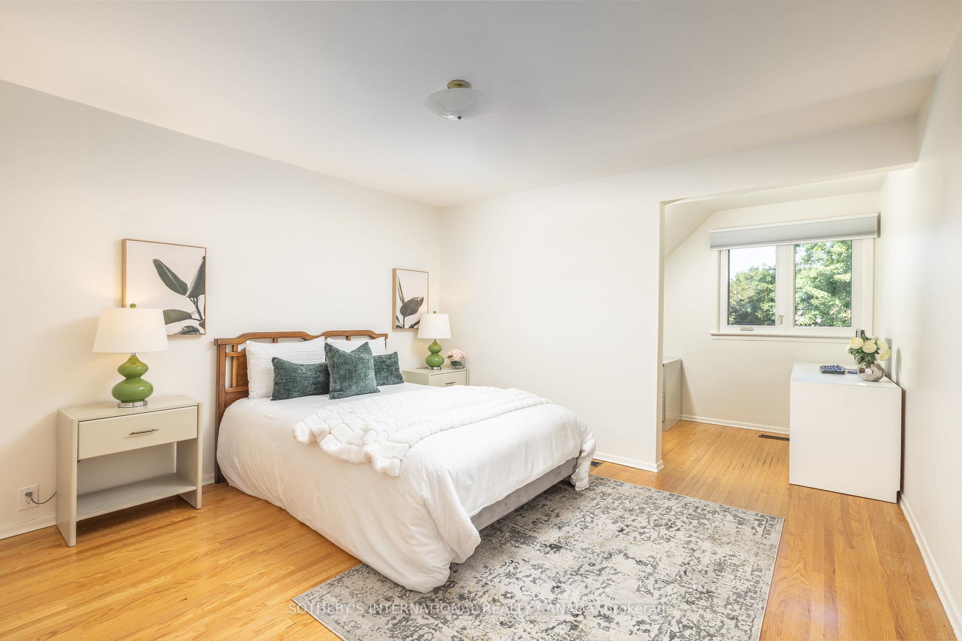 25 Gossamer Avenue, Toronto