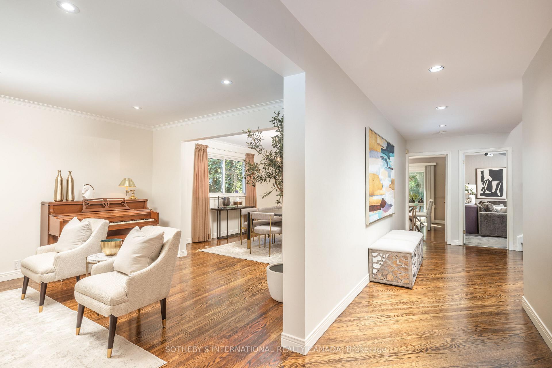 25 Gossamer Avenue, Toronto