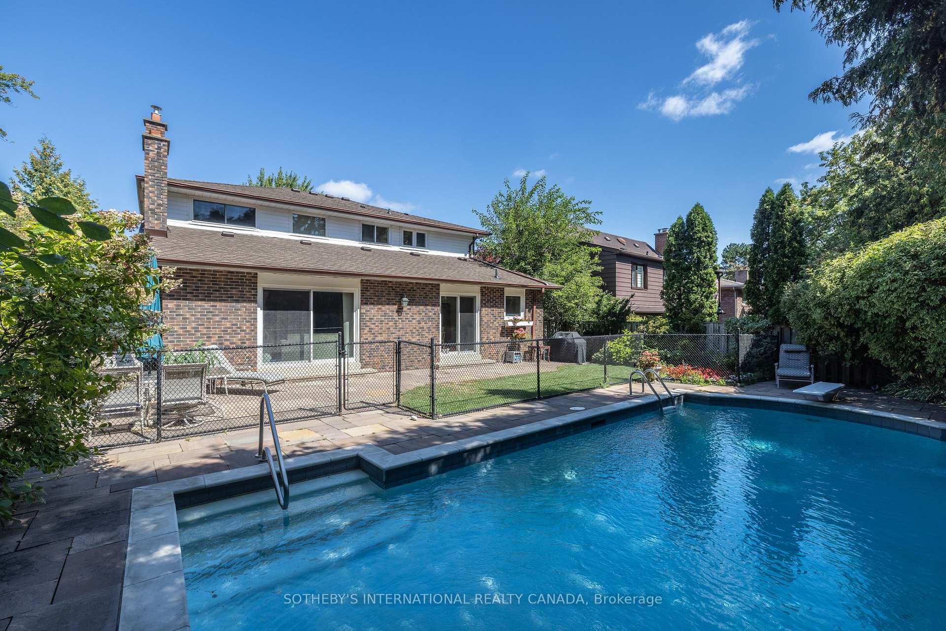 25 Gossamer Avenue, Toronto