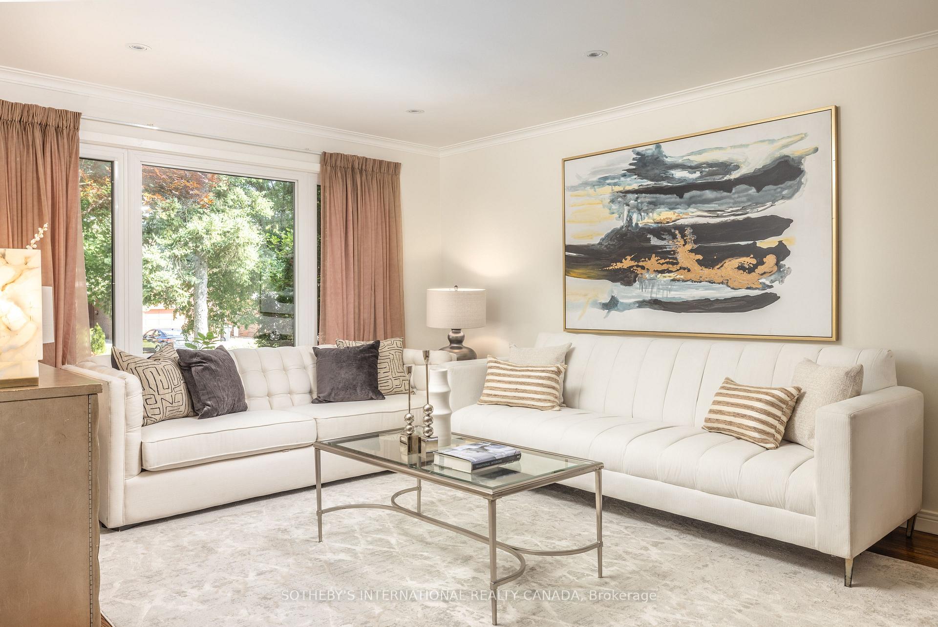 25 Gossamer Avenue, Toronto