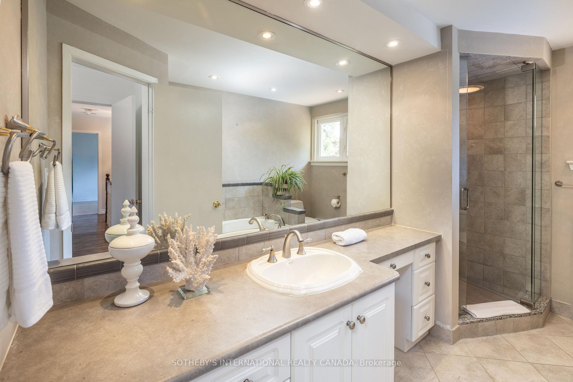 25 Gossamer Avenue, Toronto