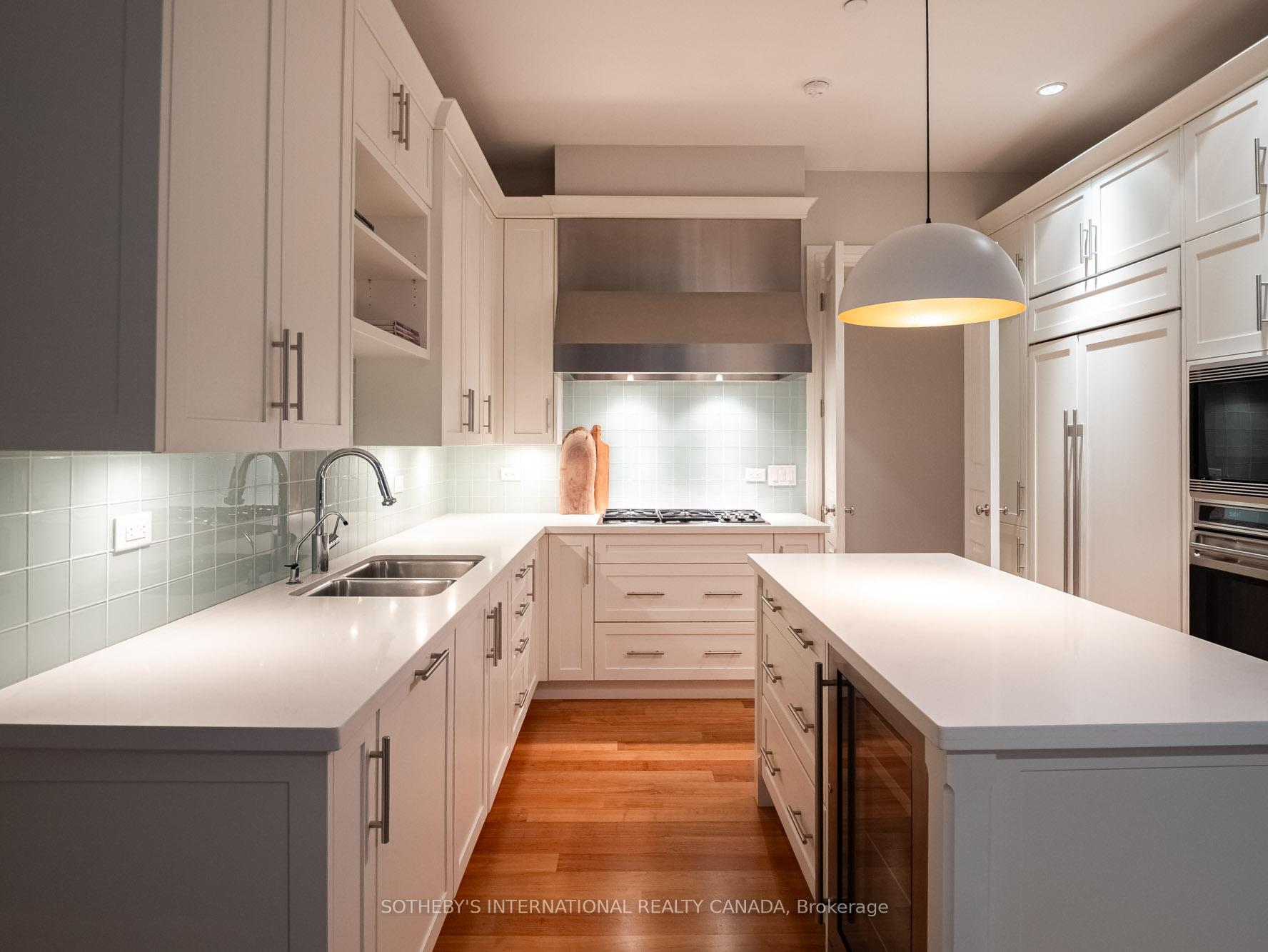 183 Wellington Street W 4301, Toronto Unit: 4301