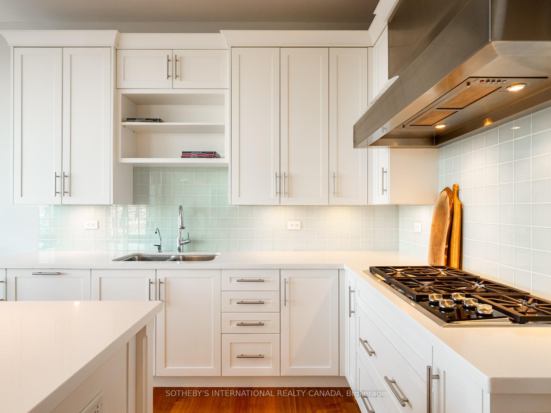 183 Wellington Street W 4301, Toronto Unit: 4301