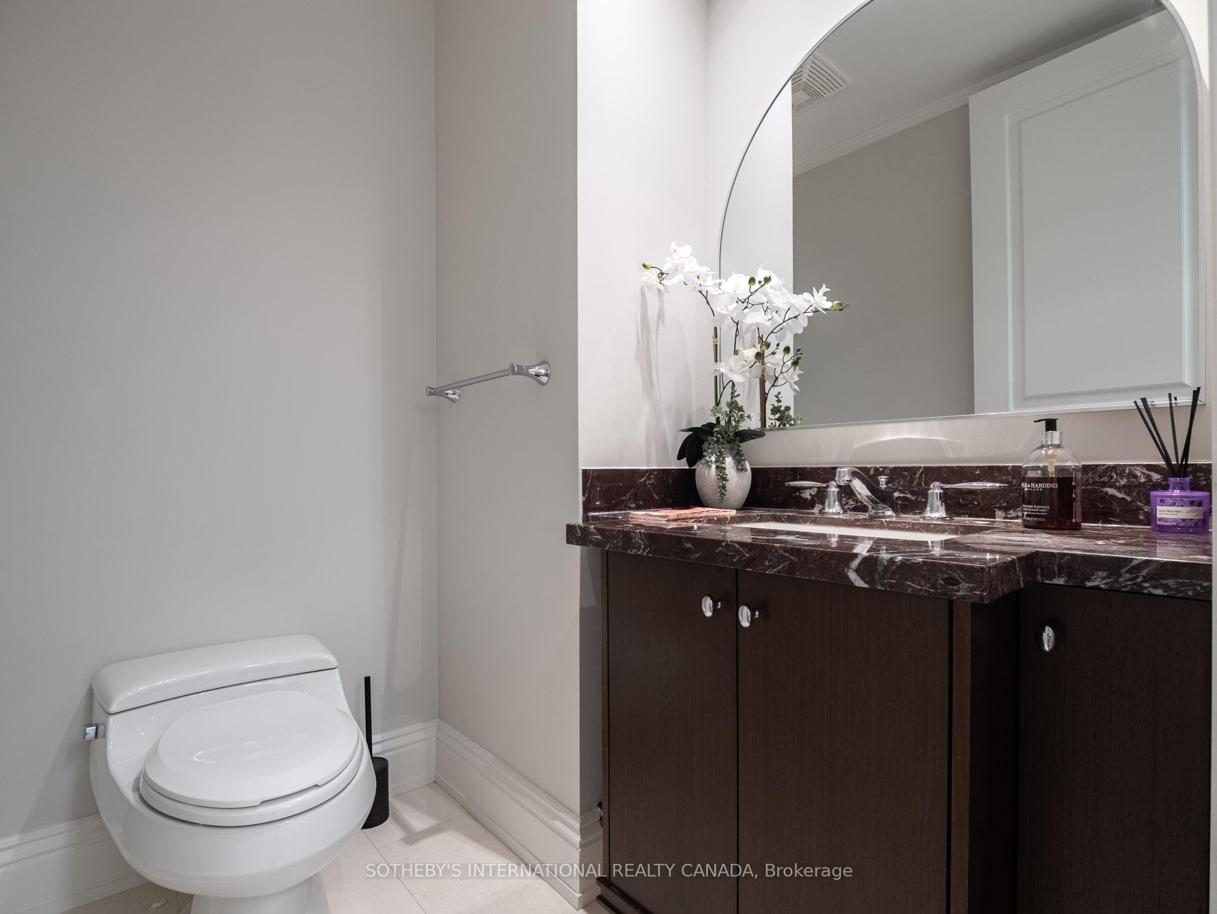 183 Wellington Street W 4301, Toronto Unit: 4301
