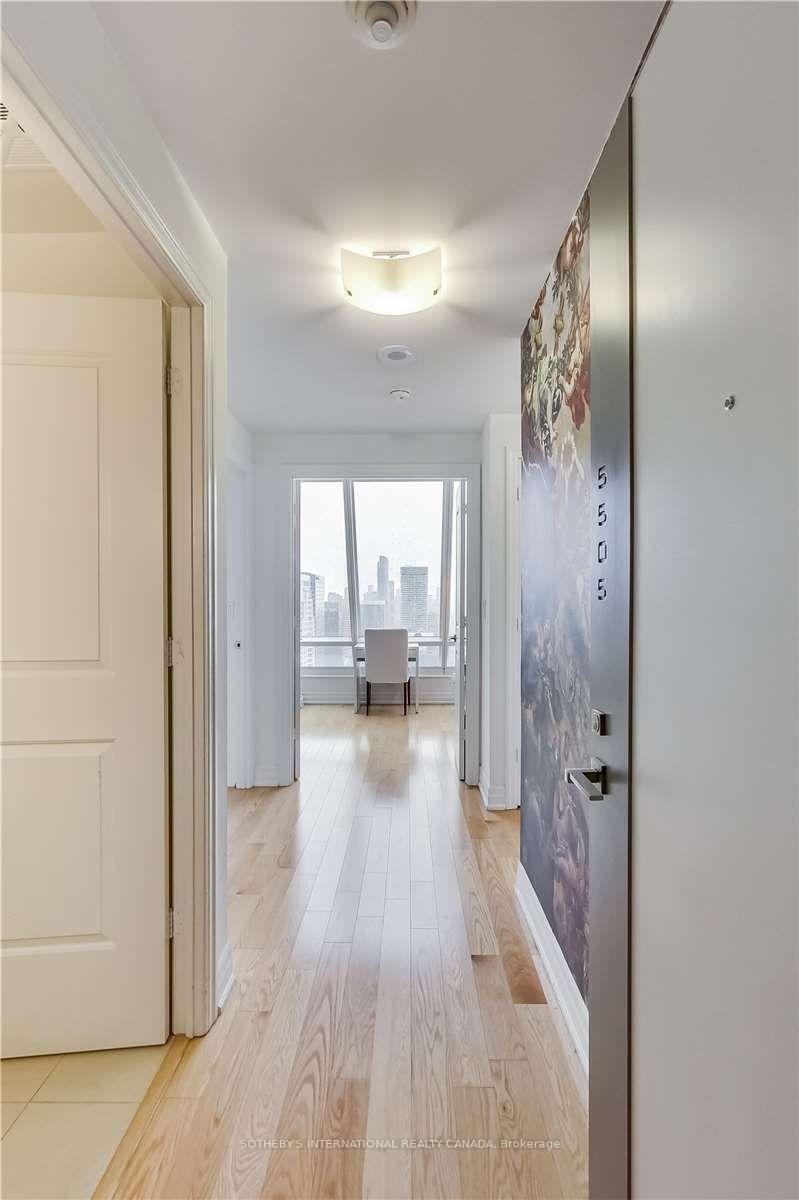 8 The Esplanade 5505, Toronto Unit: 5505