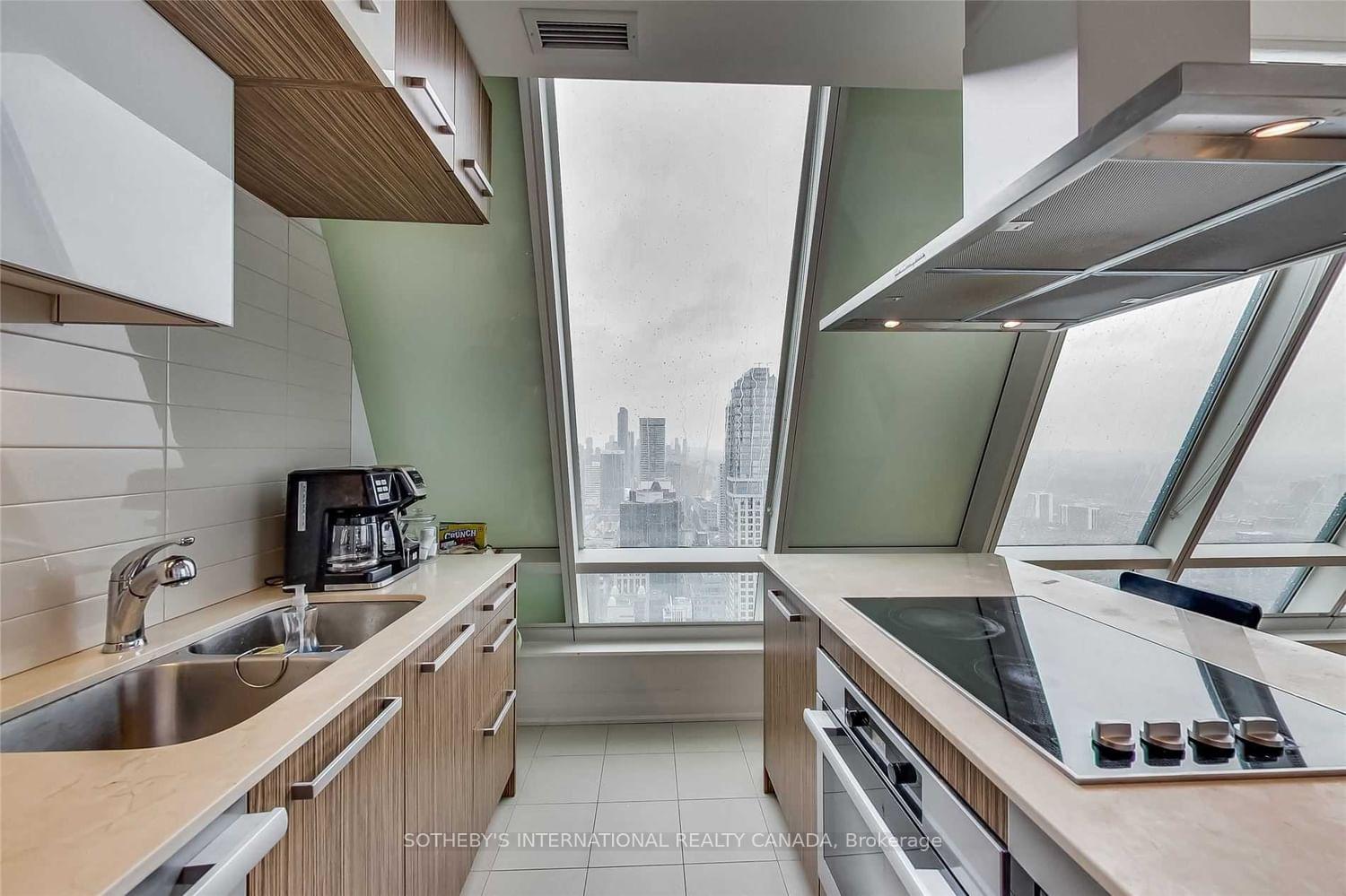 8 The Esplanade 5505, Toronto Unit: 5505