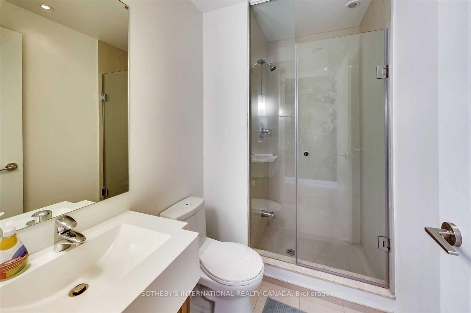 8 The Esplanade 5505, Toronto Unit: 5505
