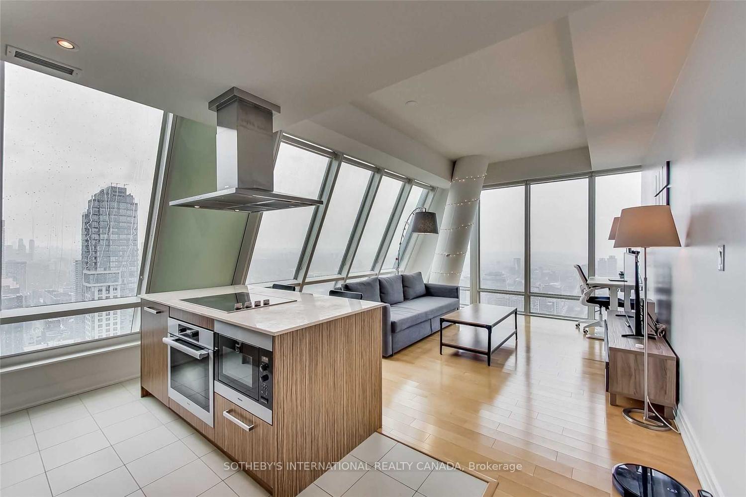 8 The Esplanade 5505, Toronto Unit: 5505