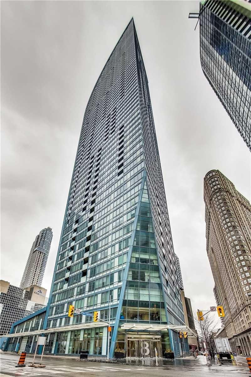 8 The Esplanade 5505, Toronto Unit: 5505