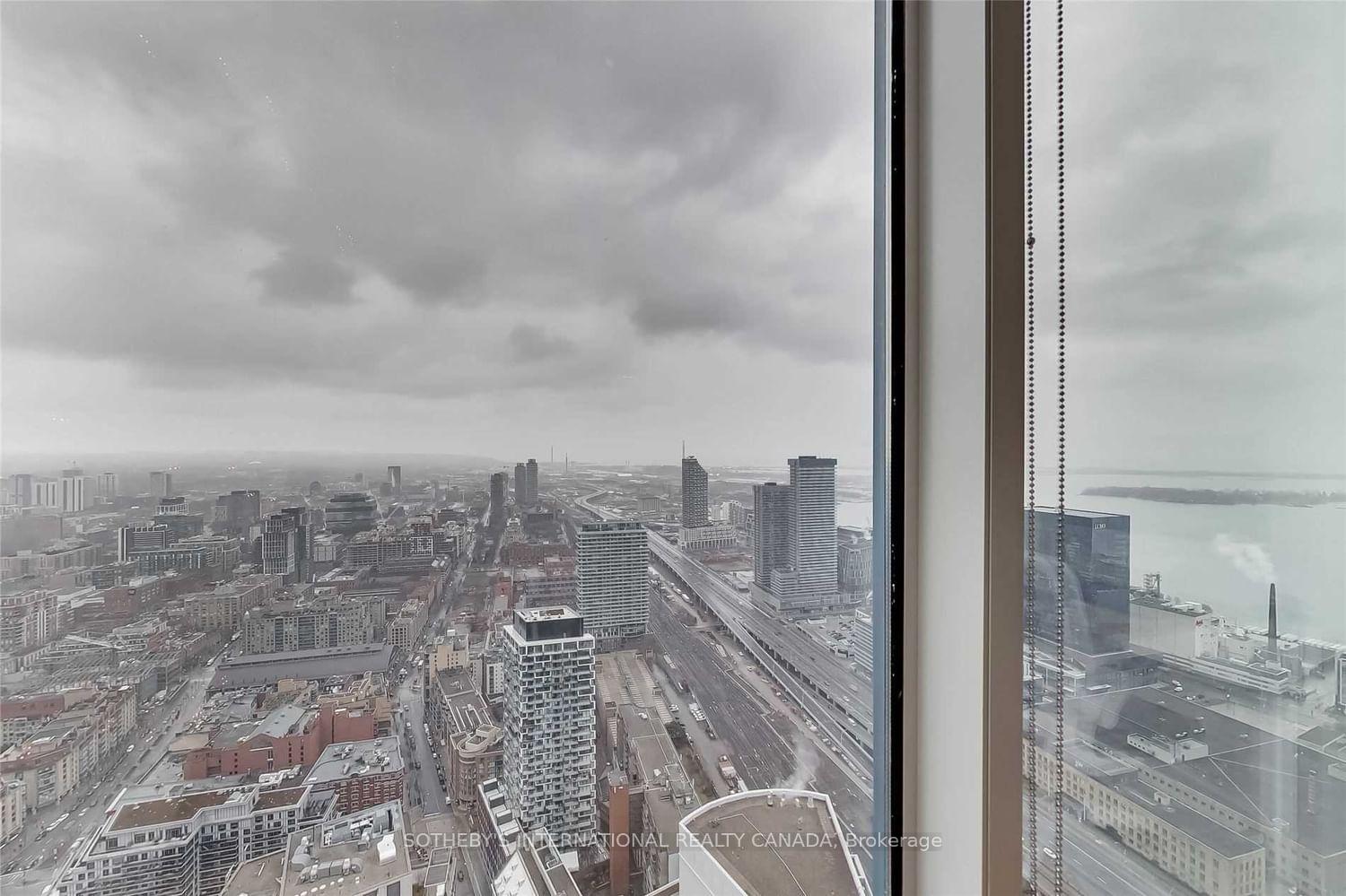 8 The Esplanade 5505, Toronto Unit: 5505
