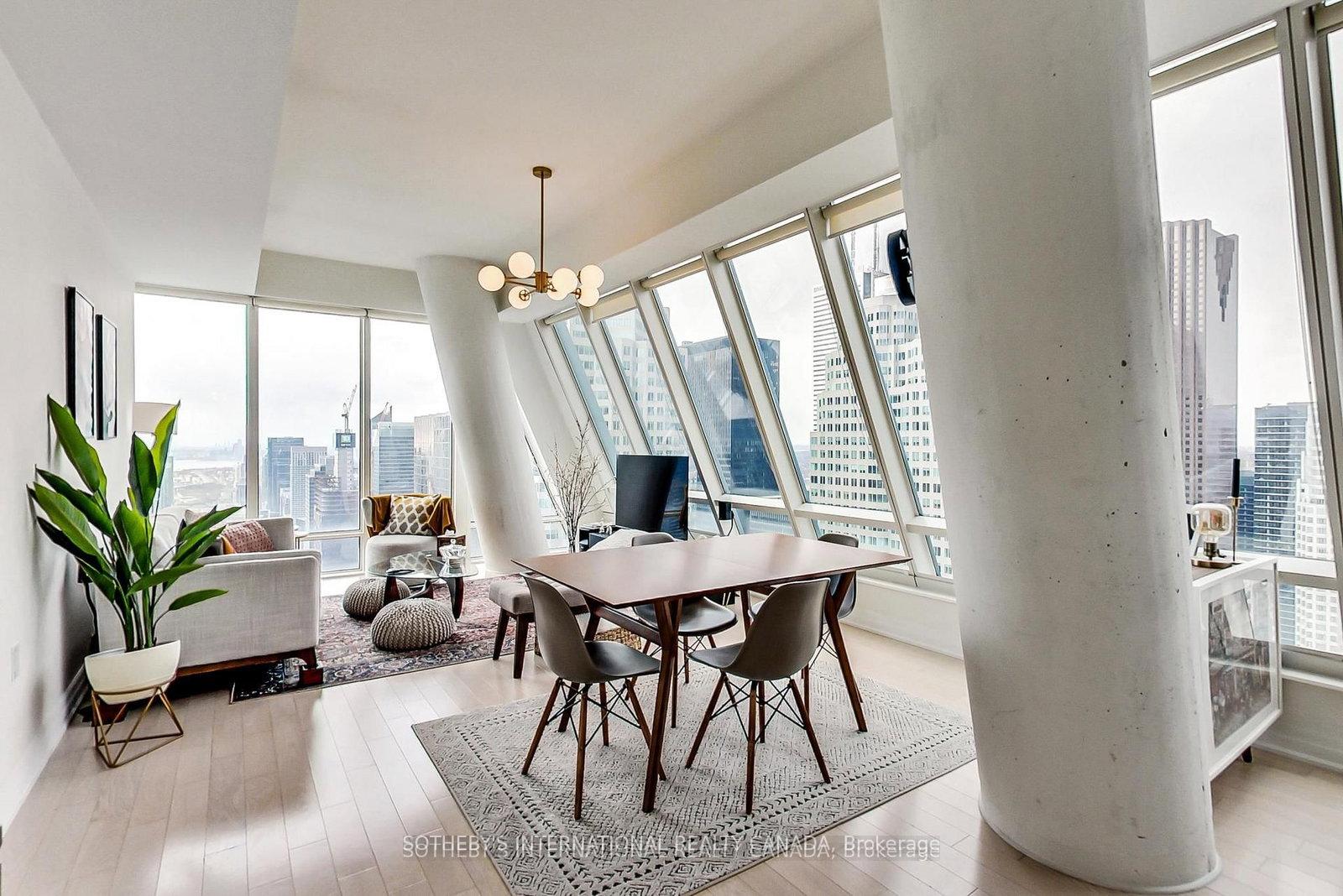 8 The Esplanade 5504, Toronto Unit: 5504