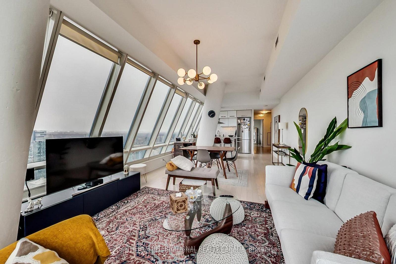 8 The Esplanade 5504, Toronto Unit: 5504