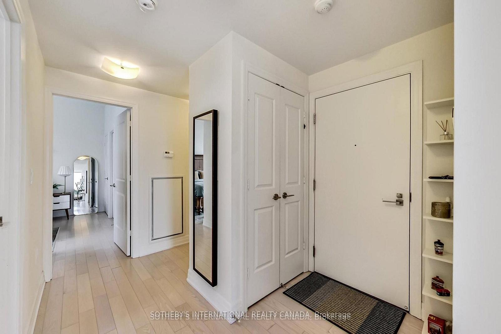 8 The Esplanade 5504, Toronto Unit: 5504